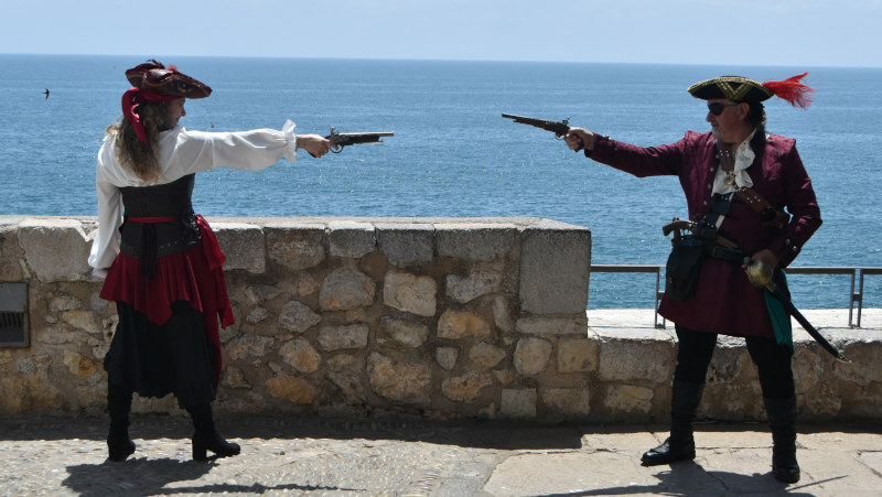 combate en dos equipos en este escape room exterior de piratas en peñíscola