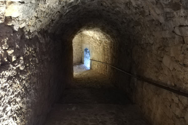 el Santo Grial está escondido en la ciudad y recintos militares de peñíscola