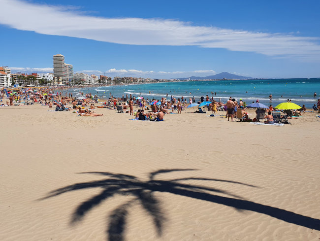las playas de peñíscola son uno de los mejores indicadores de su clima mediterráneo