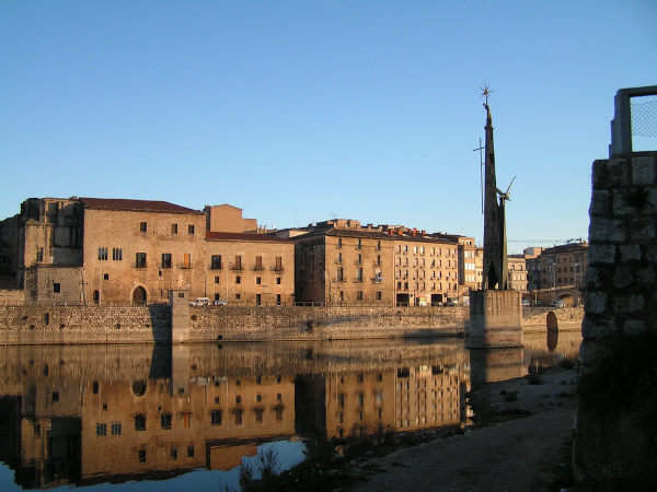 vista de Tortosa desde el río